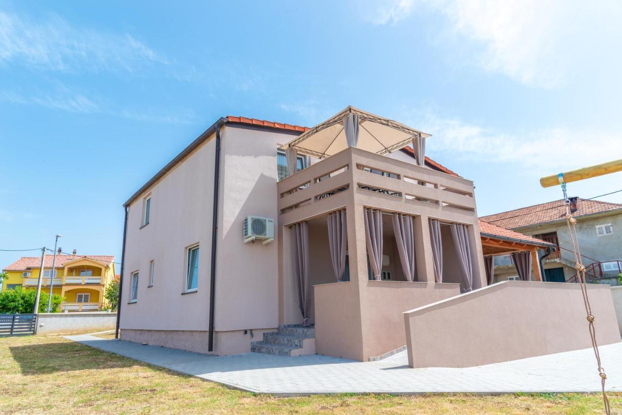Apartmani Krzak نين المظهر الخارجي الصورة