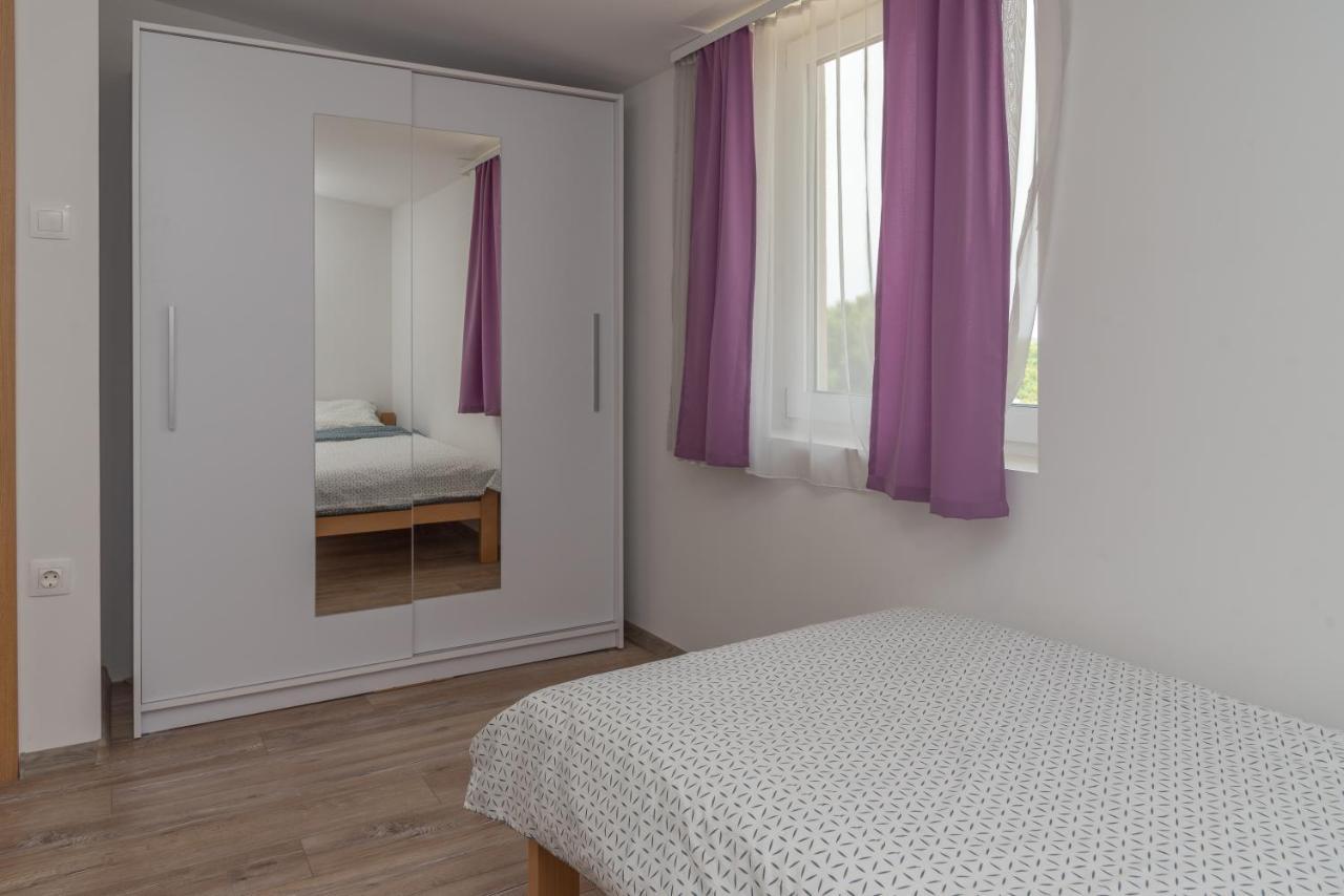 Apartmani Krzak نين المظهر الخارجي الصورة