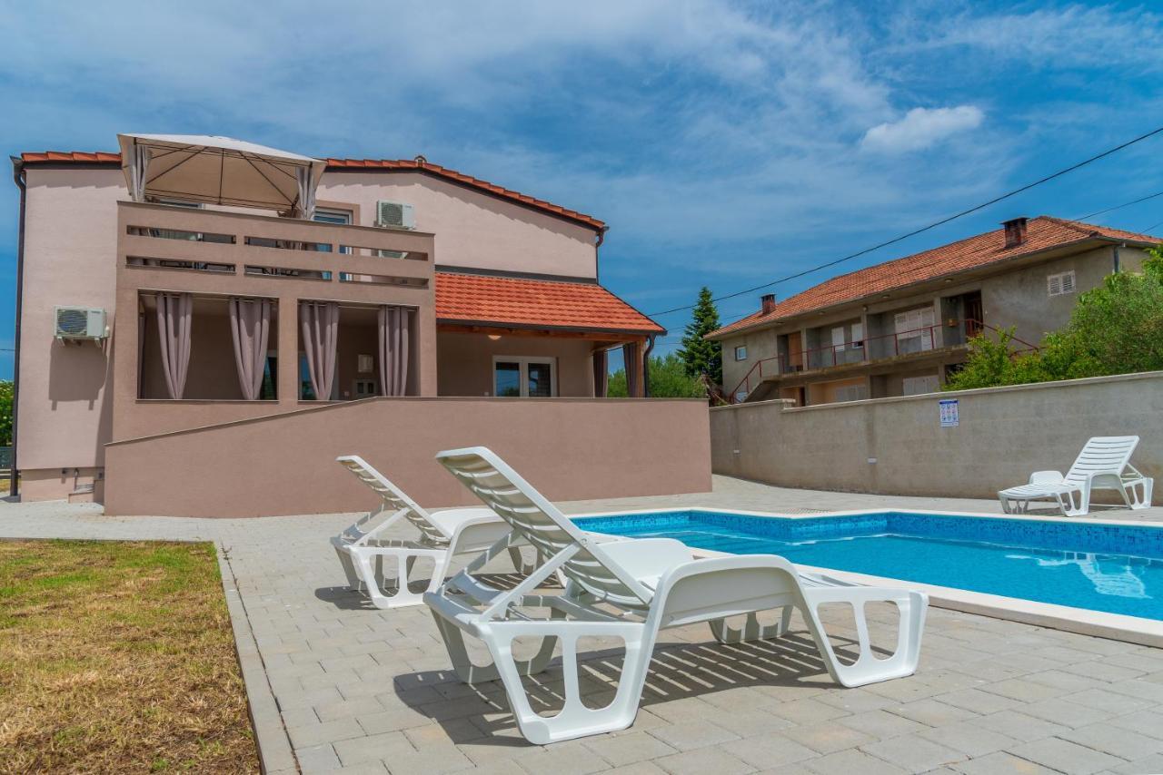 Apartmani Krzak نين المظهر الخارجي الصورة