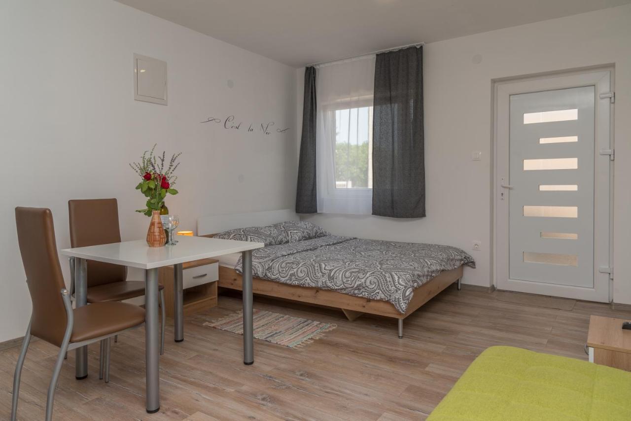 Apartmani Krzak نين المظهر الخارجي الصورة