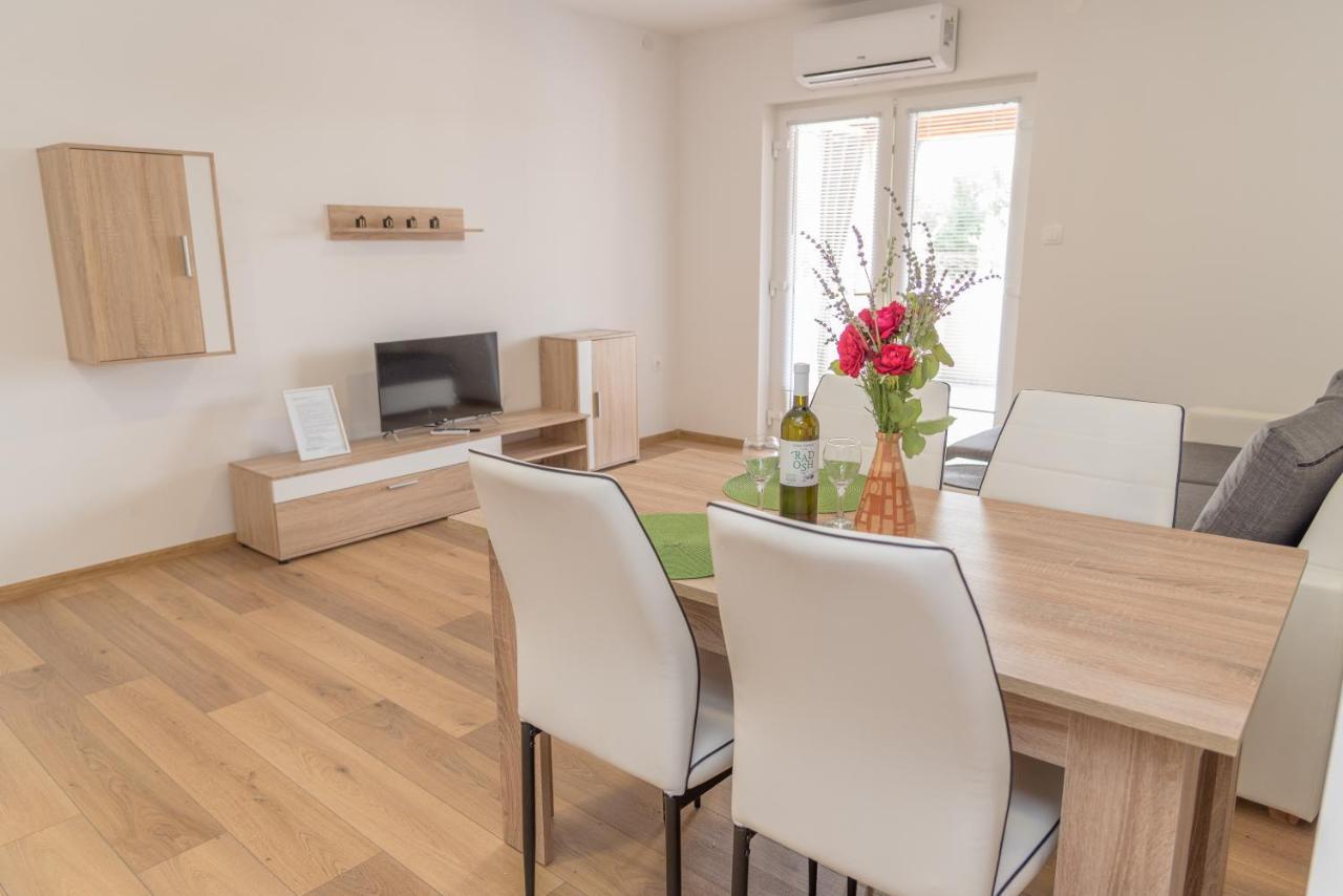 Apartmani Krzak نين المظهر الخارجي الصورة