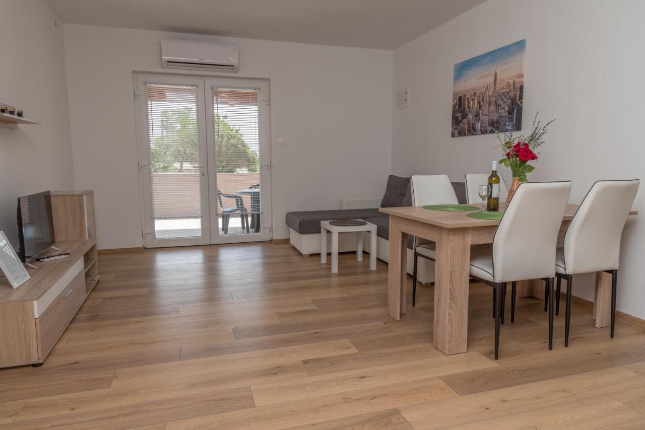 Apartmani Krzak نين المظهر الخارجي الصورة