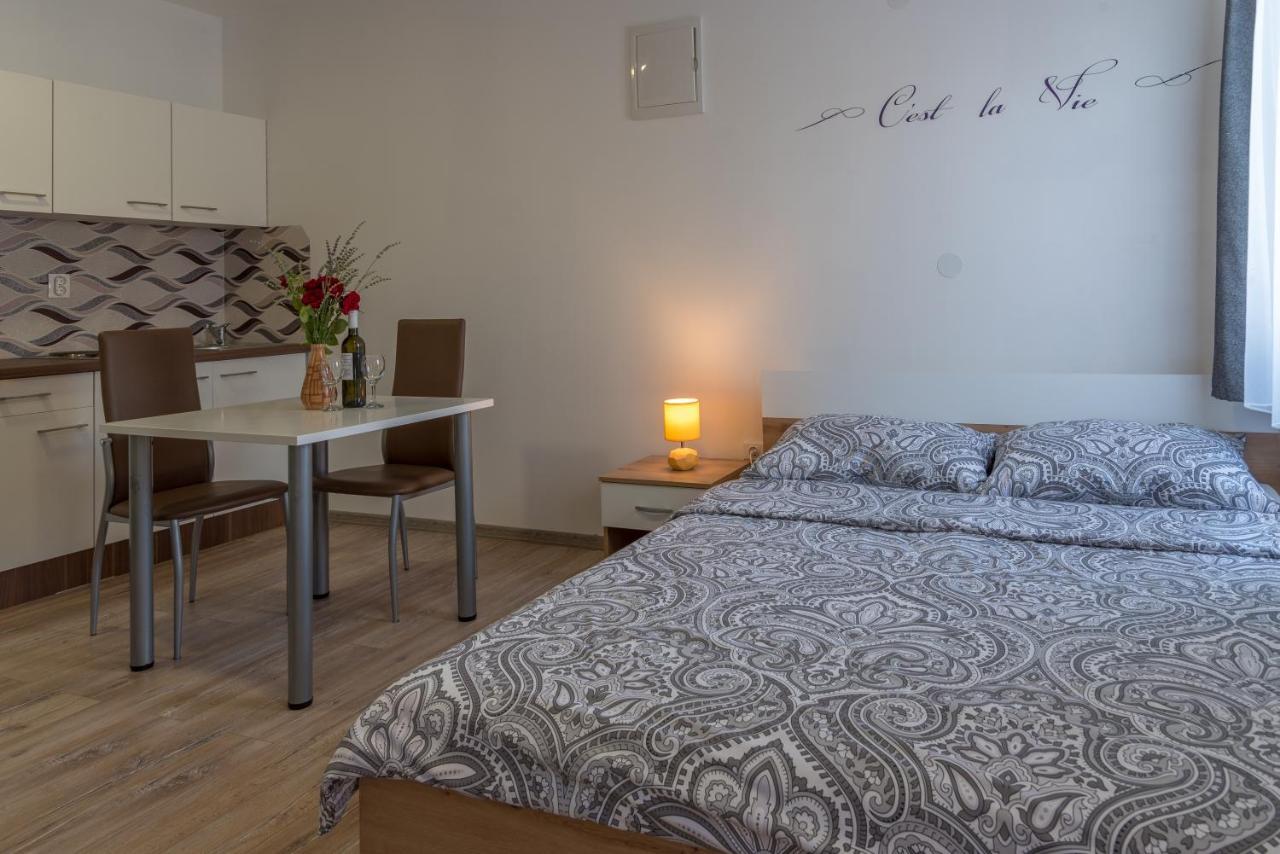 Apartmani Krzak نين المظهر الخارجي الصورة