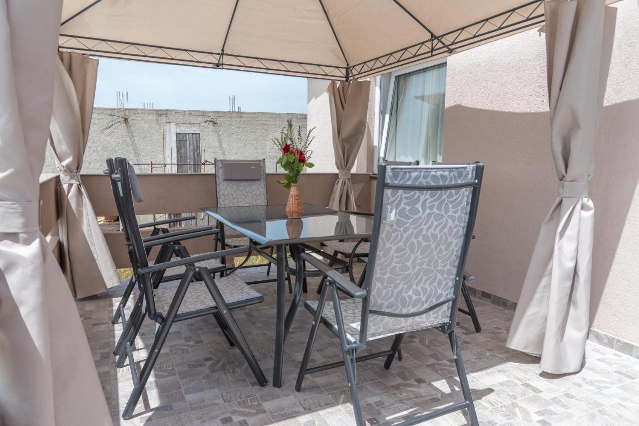 Apartmani Krzak نين المظهر الخارجي الصورة