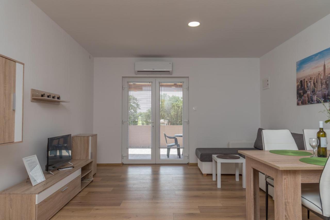 Apartmani Krzak نين المظهر الخارجي الصورة